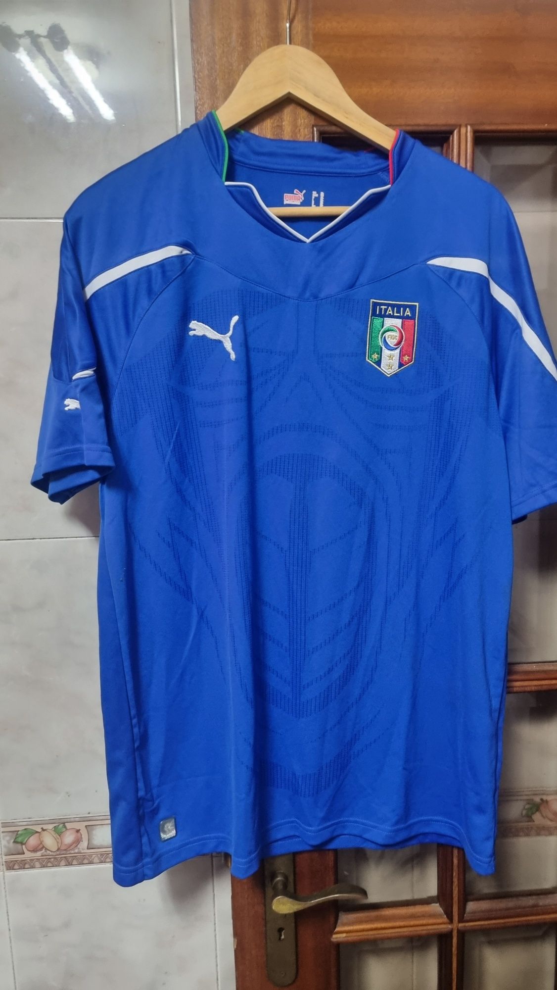 Camisola retro  da selecao da  italia.