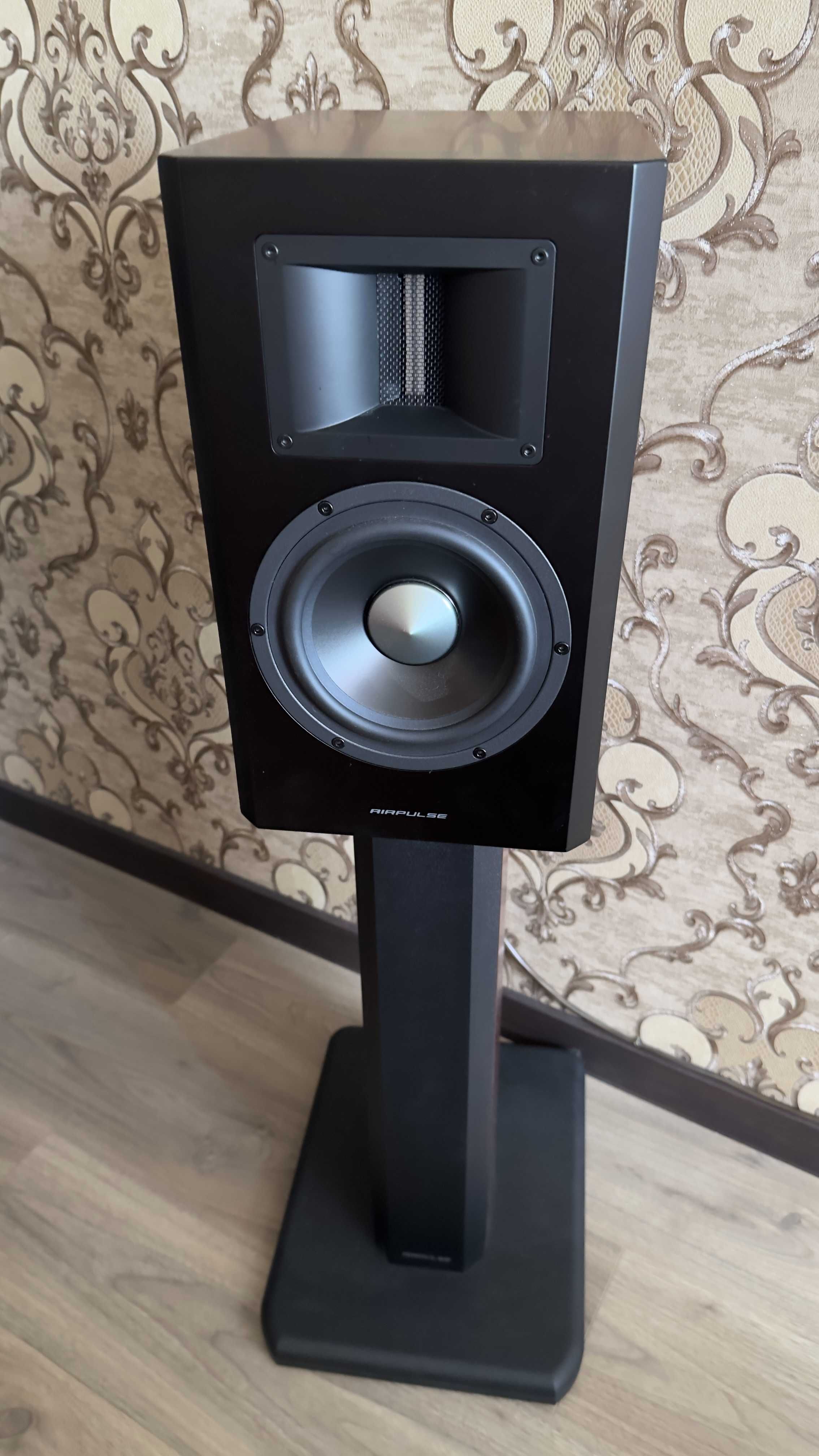 Edifier Airpulse A300 (со стойками Edifier AirPulse ST300)