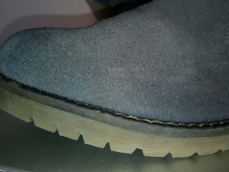 Зимние замшевые сапоги Clarks