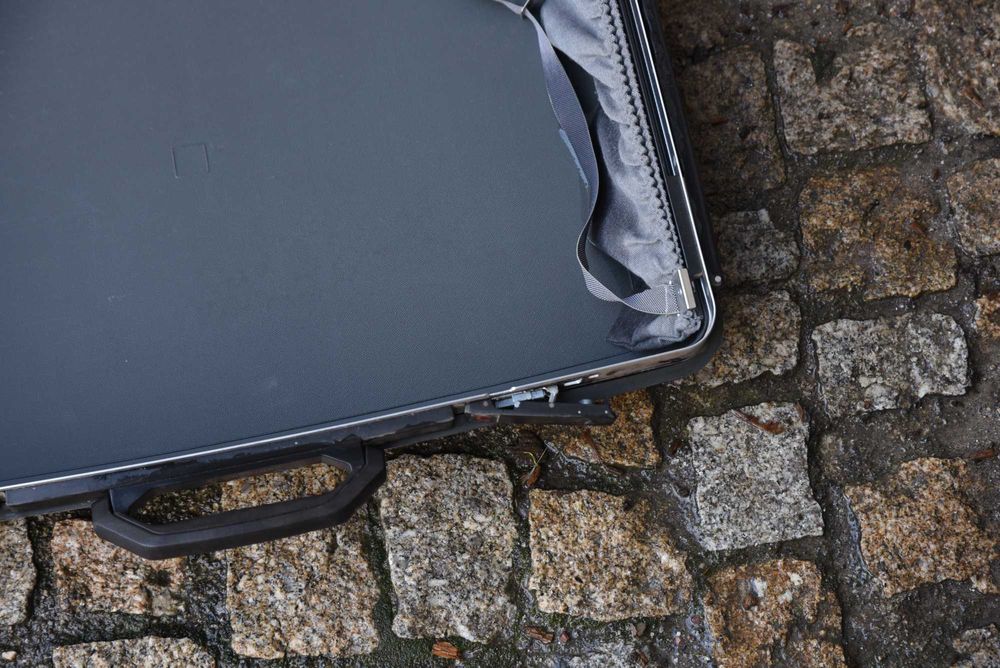 Mala Sansonite com rodas e chaves