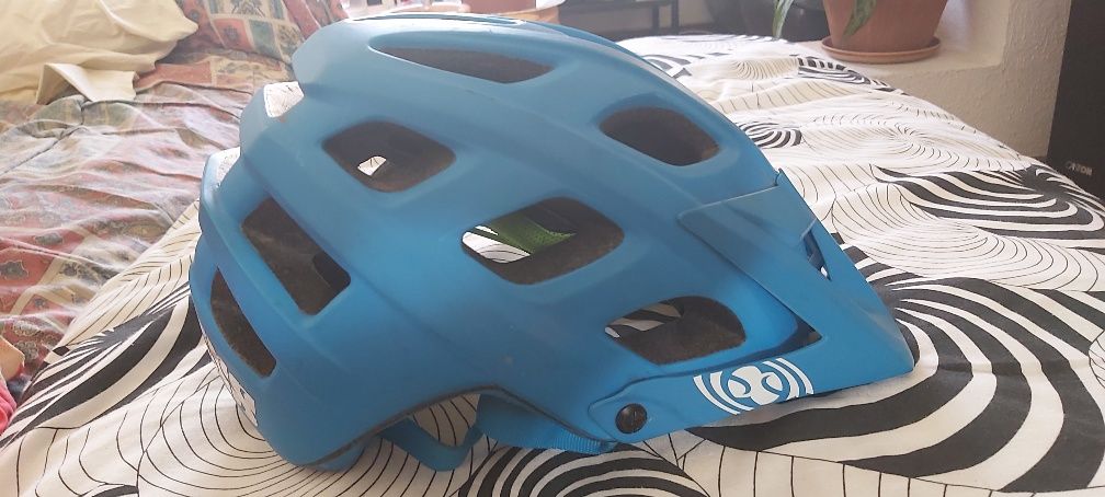 Capacete de MTB IXS