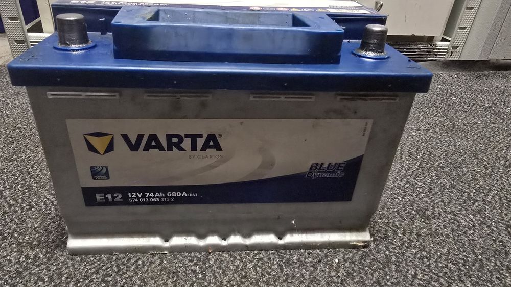 Akumulator Varta E12 12V 74Ah 680A Lewy +