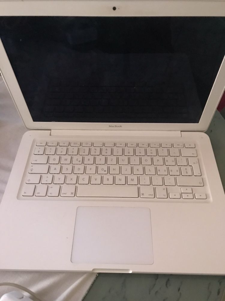 Computador Macbook pro branco