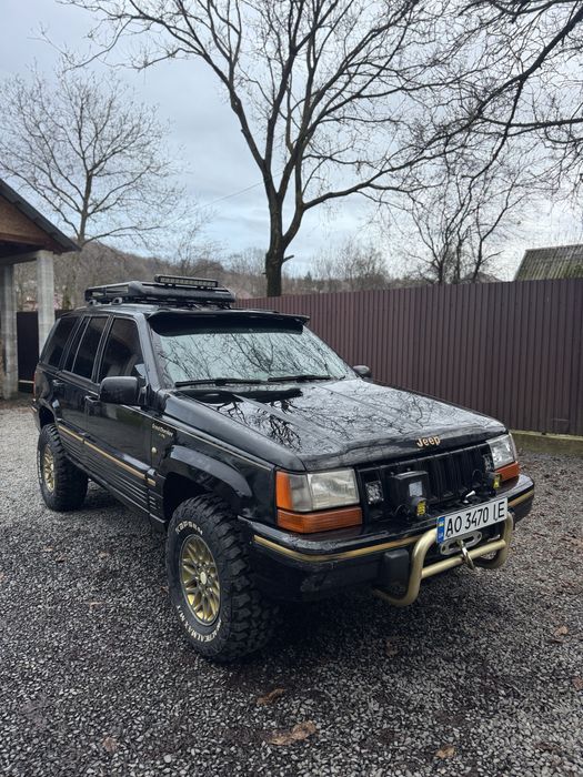 Джип Чирокі ( 5.2 бензин-газ) автомат! Гарний стан!