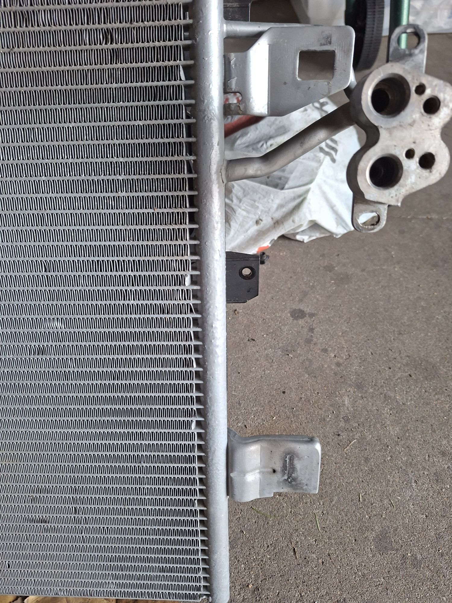 Sprzedam chłodnicę klimatyzacji do vw T5