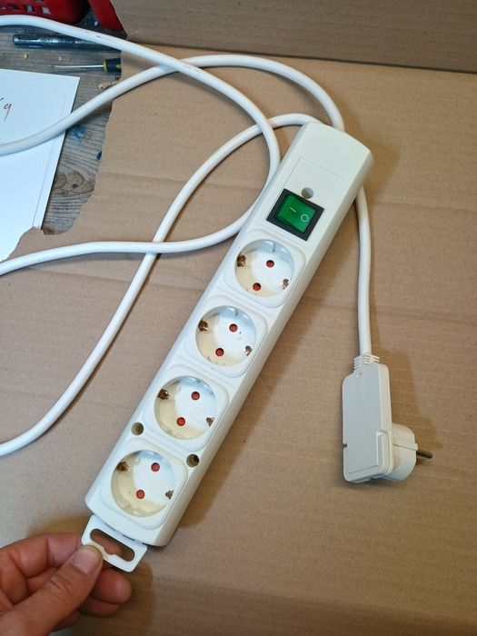 Listwa zasilająca z wyłącznikiem 2m 4G Brennenstuhl PŁASKA WTYCZKA