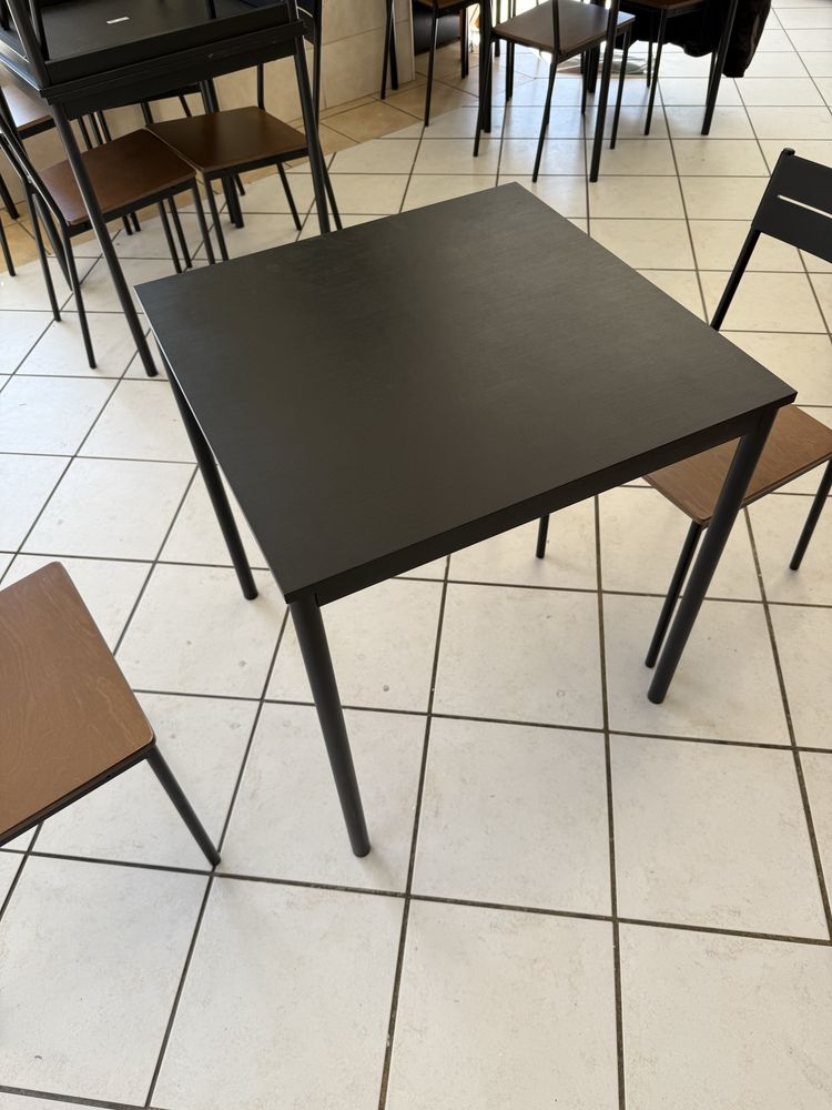 Mesas e Cadeiras — Como Novas! (IKEA)