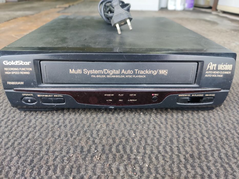 Відеомагнітофон GoldStar