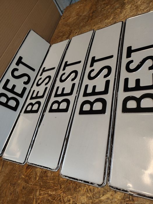 Tablica rejestracyjna BEST