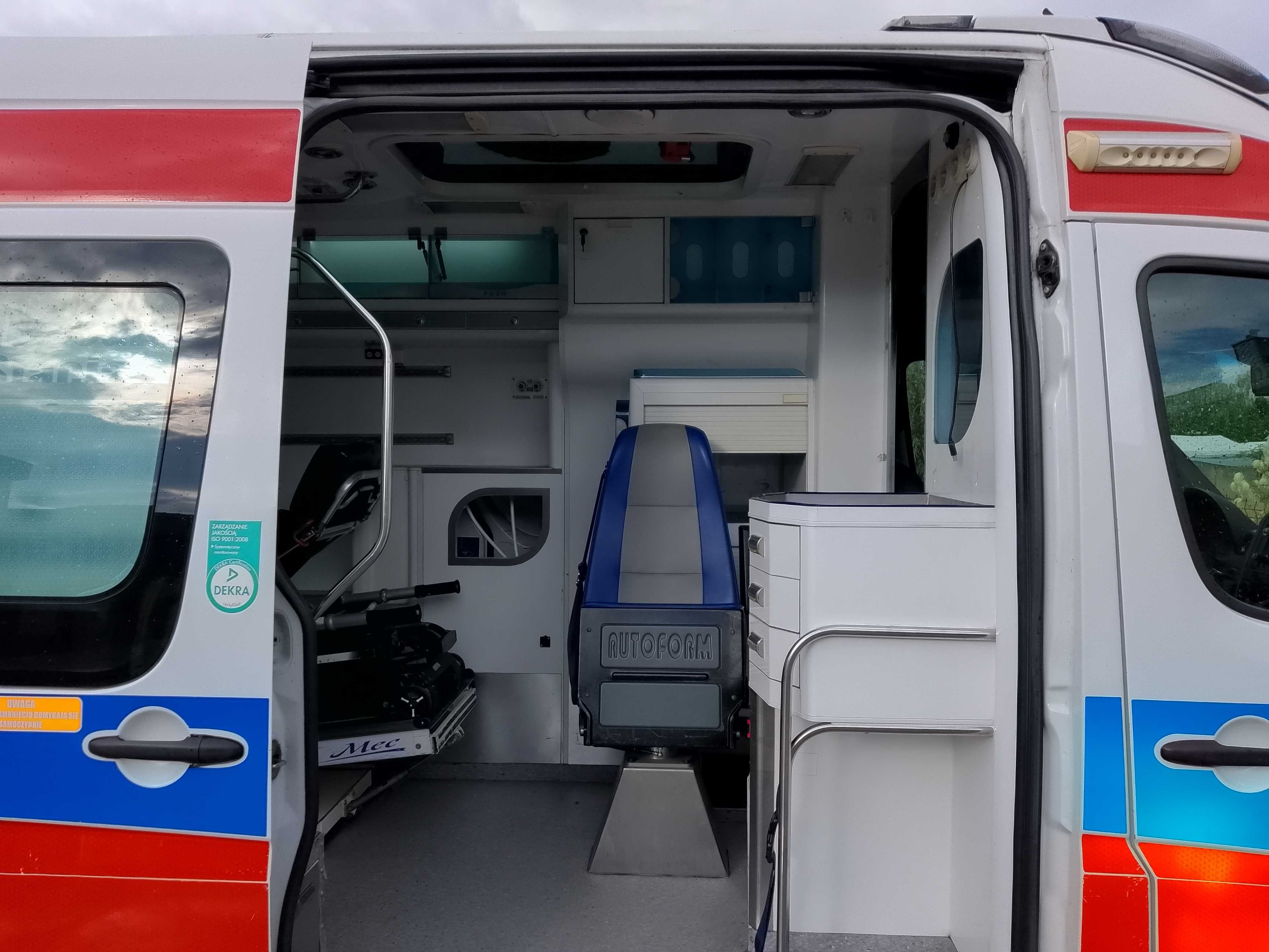 Ambulans Karetka 2012R Sanitarny Mercedes Sprinter 319 Automat Kamper