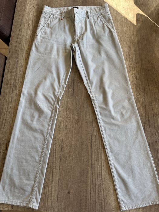 Calças Chino Hugo Boss tamanho 40