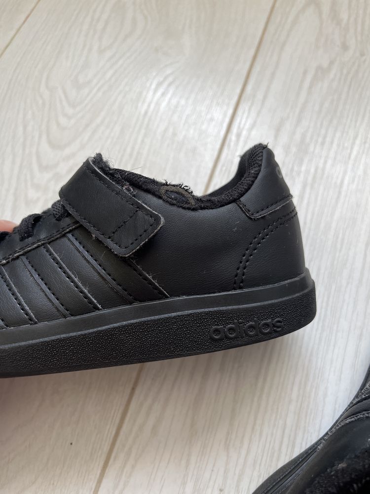 Кросівки adidas для хлопчика 30 р 18.5 см