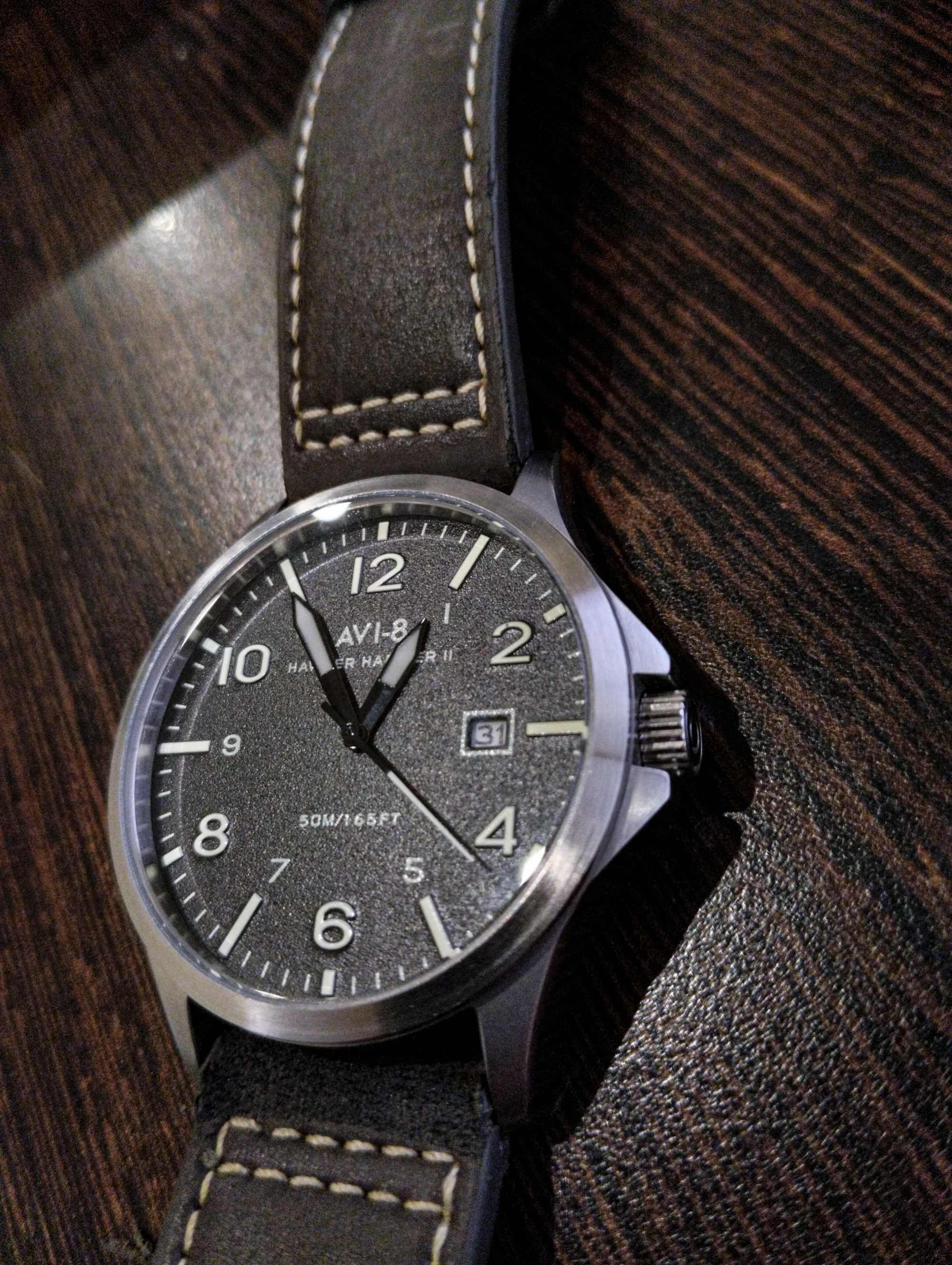 Relógio AVI-8 HAWKER HARRIER II 4019 - Fino e muito elegante.