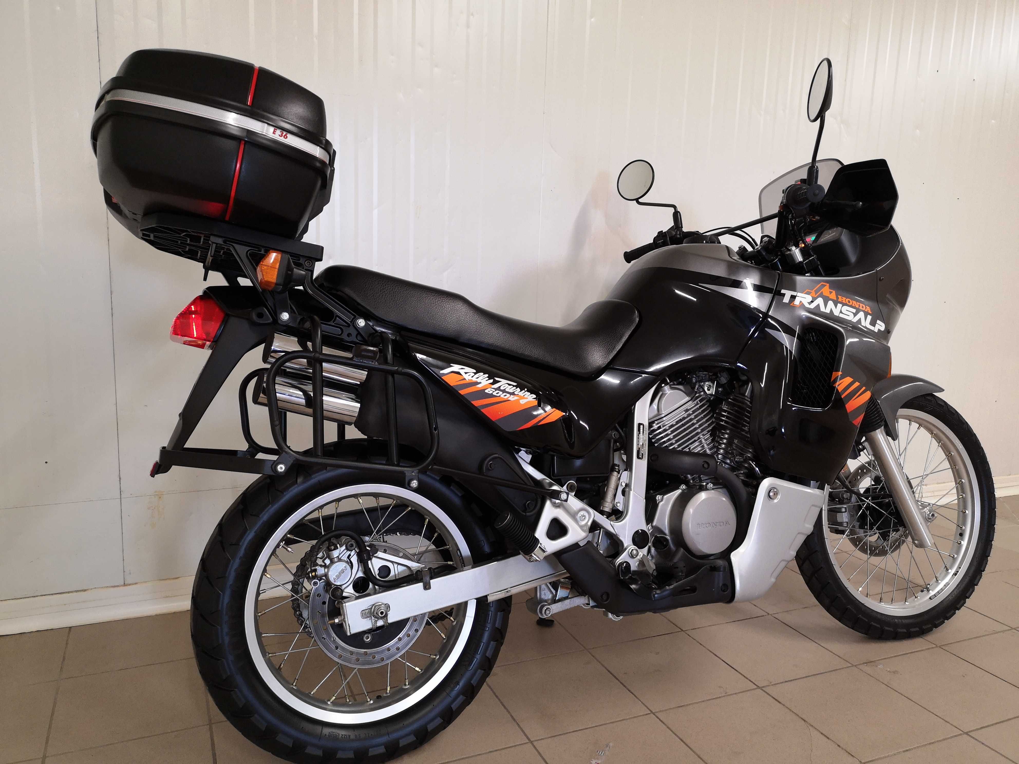 Honda  XL 600 V Transalp  z Niemiec  Tylko 024000 km !!!  Jak NOWY !