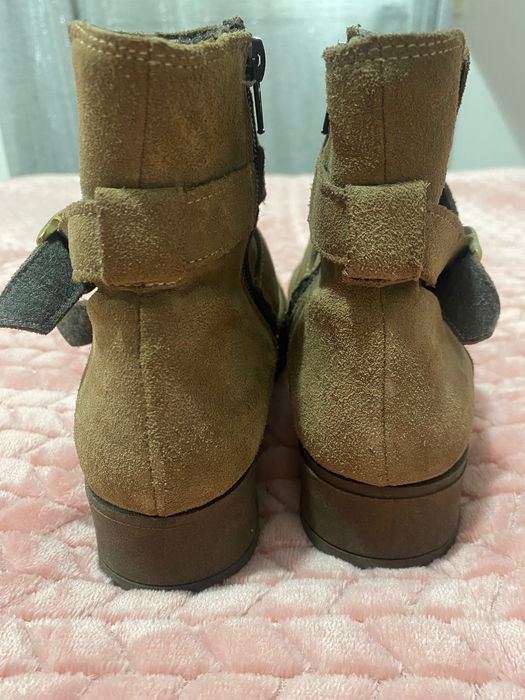 Botas castanhas de mulher