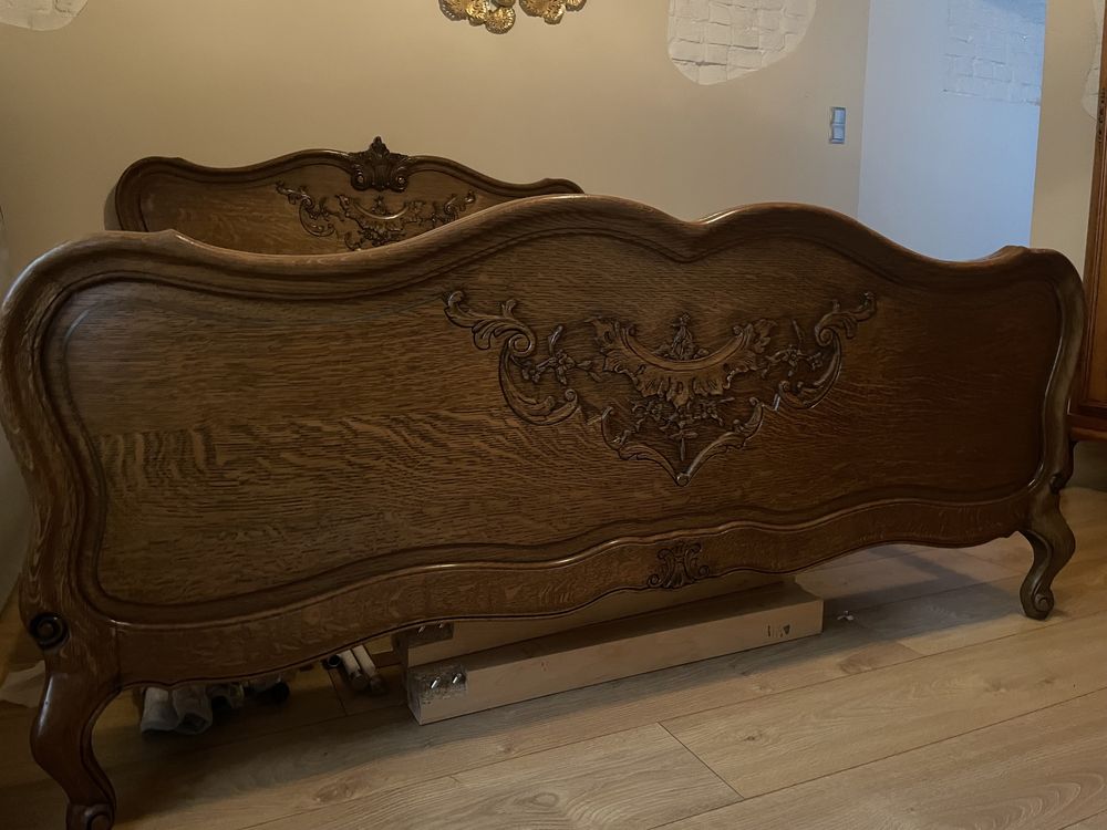 Łóżko drewniane na sprężynach