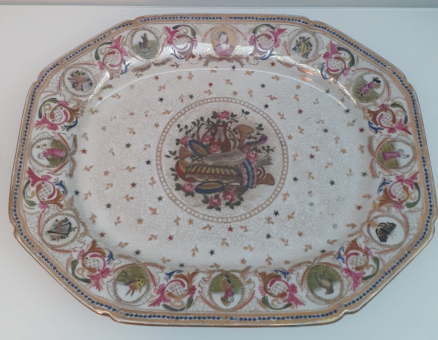 Terrina e Campainha de Mesa