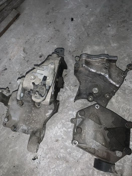 Комплект кріплень двигуна та захист ГРМ 1,9 cdti Opel; 1,9 jtdm Alfa R