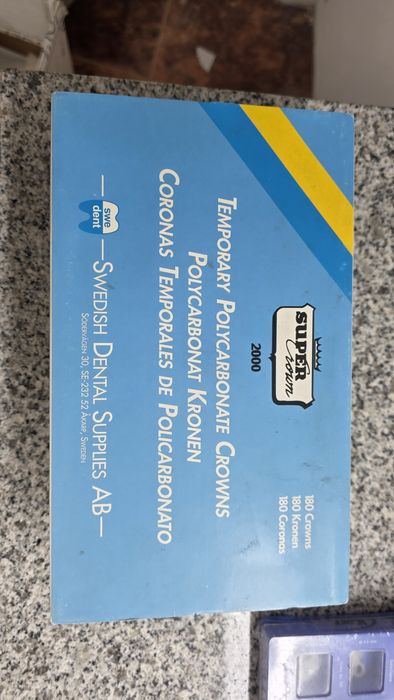 Coroas temporárias em policarbonato