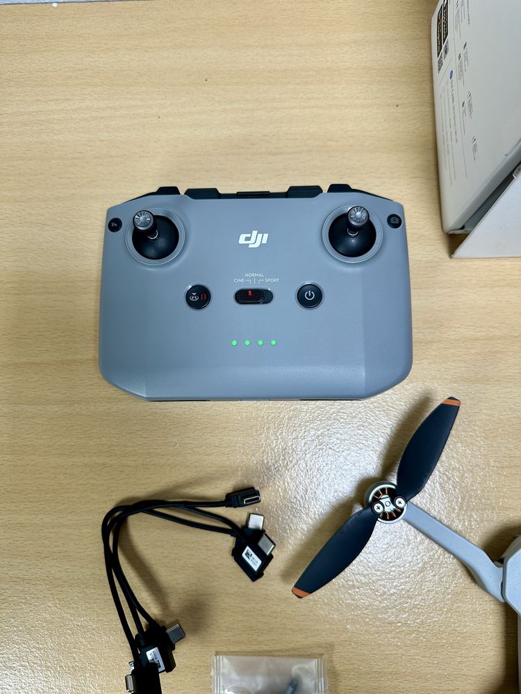 Drone DJI Mini 2 (4K - Autonomia: Até 31 min - Cinzento)