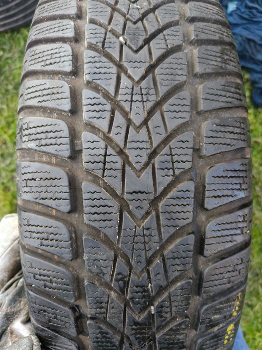 Opony zimowe Dunlop 195/65 R15