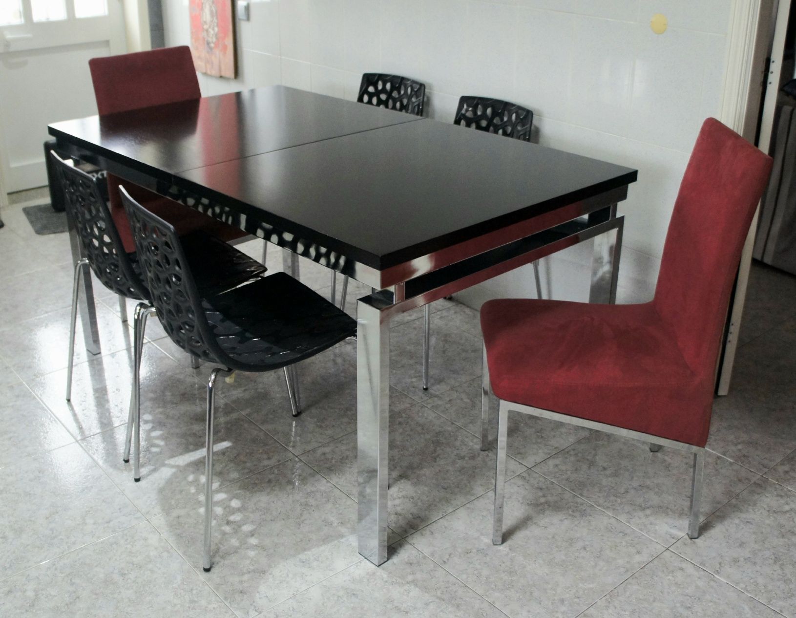Mesa de sala com cadeiras