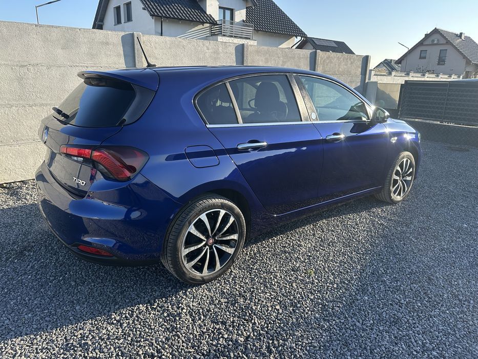 Fiat Tipo 1.4i Mirror 2019r 114000km przebiegu.