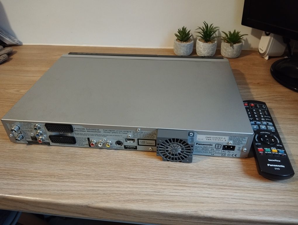 Nagrywarka Panasonic DMR-EH57 HDD&DVD 160GB DIGA HDMI dts + pilot
