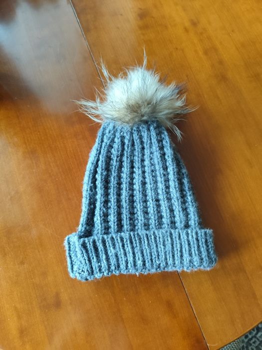 Czapka z włóczki 100% wełna odpinany pompon futerko naturalne