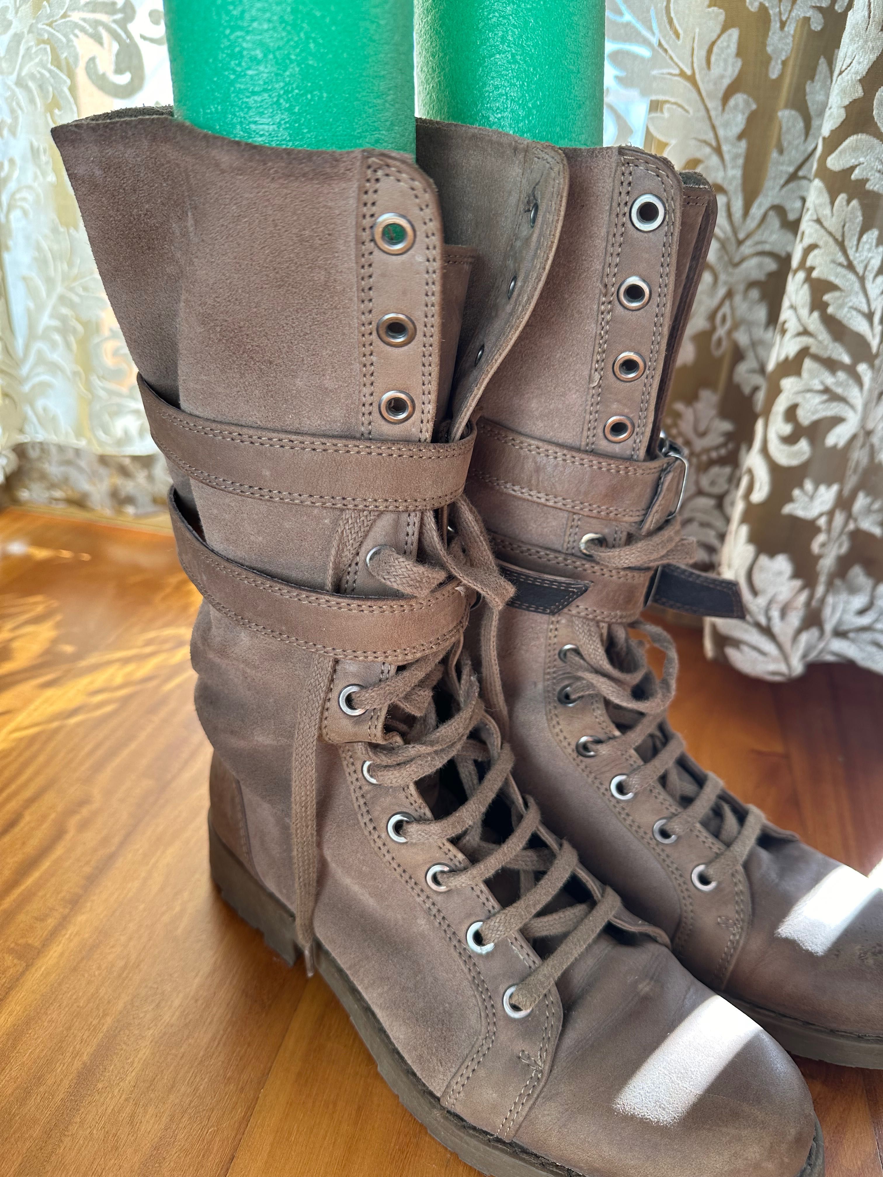 Botas em pele da Bimba Y Lola