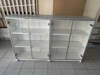 Estante Ikea Billy com portas de vidro / vitrine