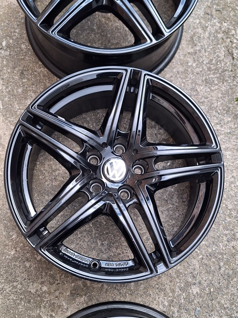 Чорні диски R17 Audi VW Volkswagen Golf 7 Passat B8 Alltrack Tiguan