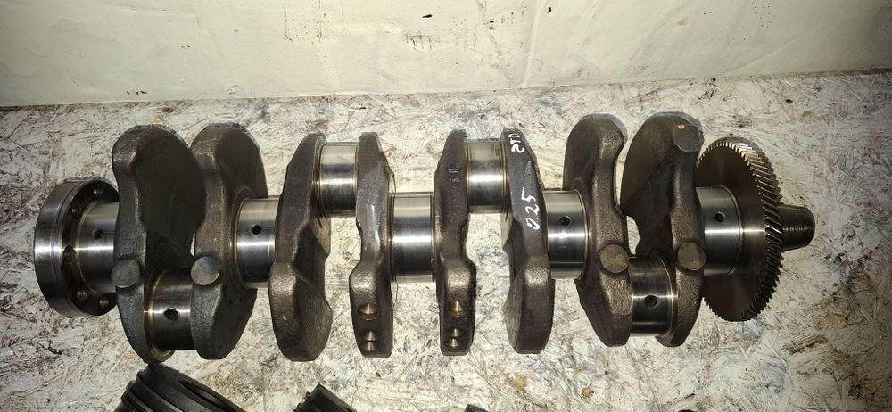 Блок циліндрів поршня шатуни коленвал 2.0 RF7J Mazda 6 5 3