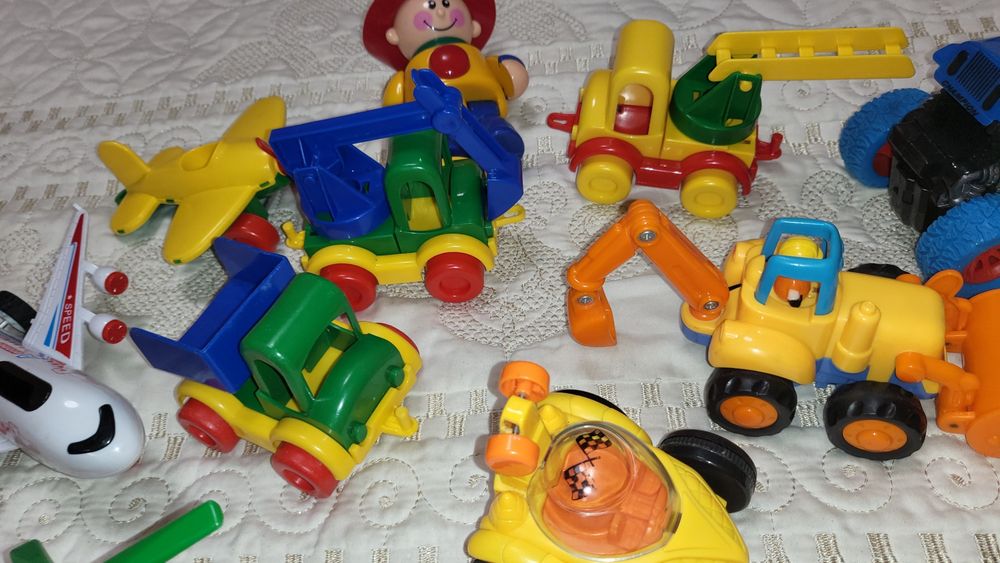 Лот,пакет іграшок для хлопчика,дівчинки,машинки,розвиваючі,інструменти