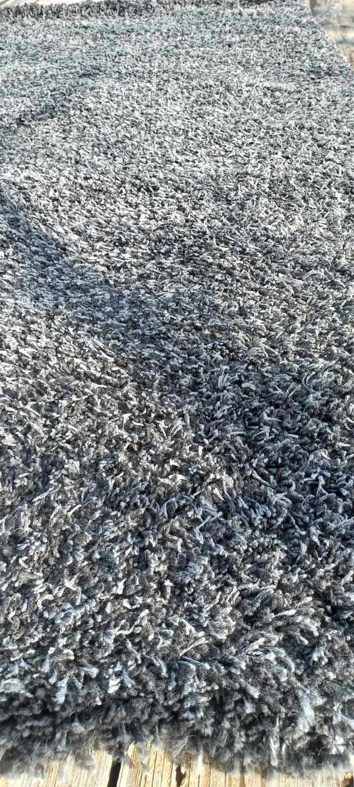 Сучасний килим з пишним ворсом