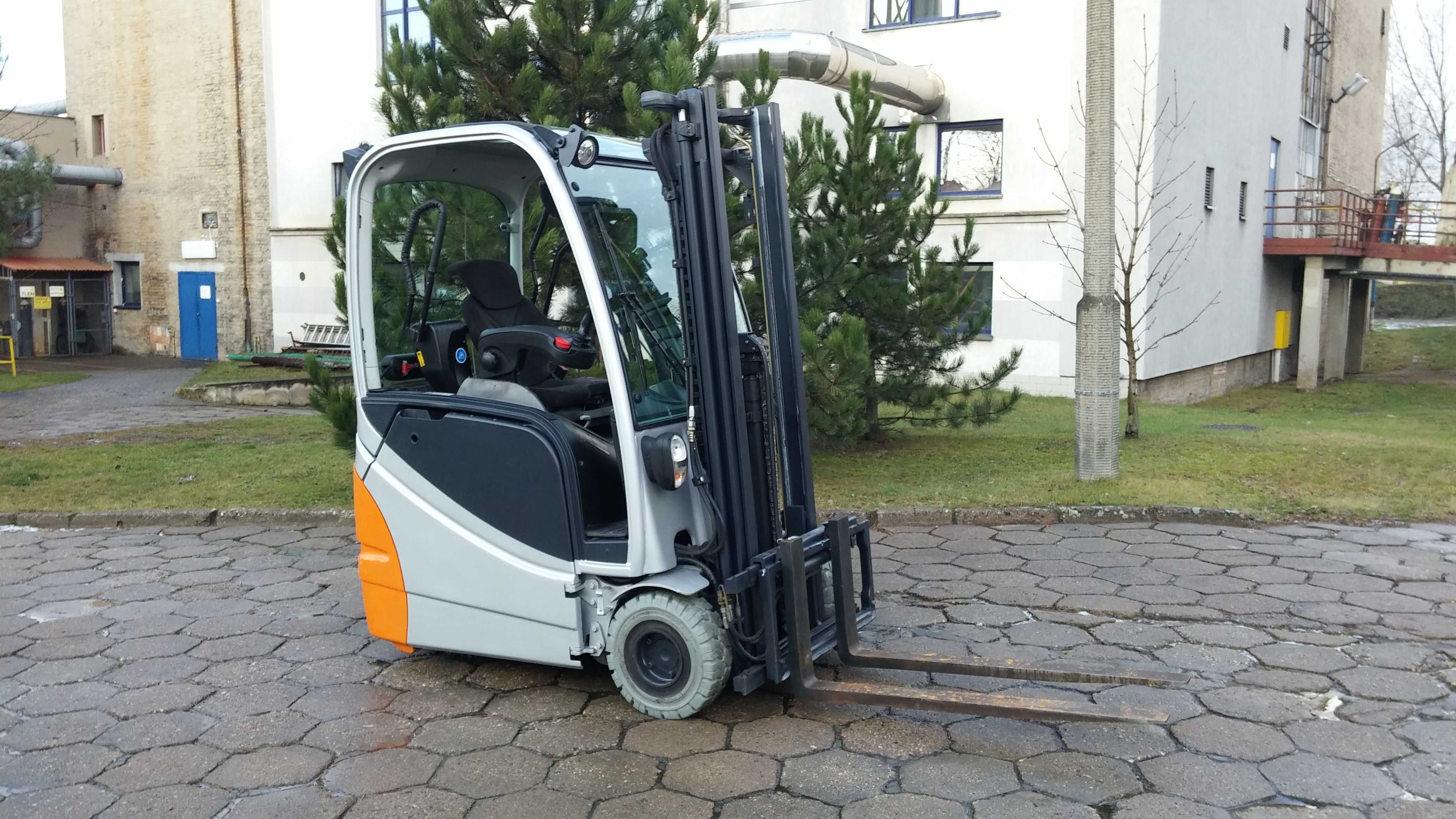 Wynajem wózka widłowego – udźwig 8 ton!