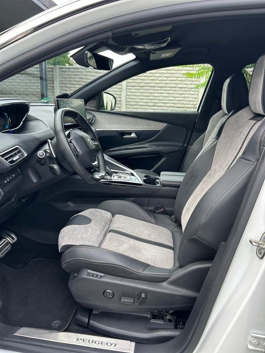 Peugeot 3008 Hybrid4  (повний привід 300 к.с.)