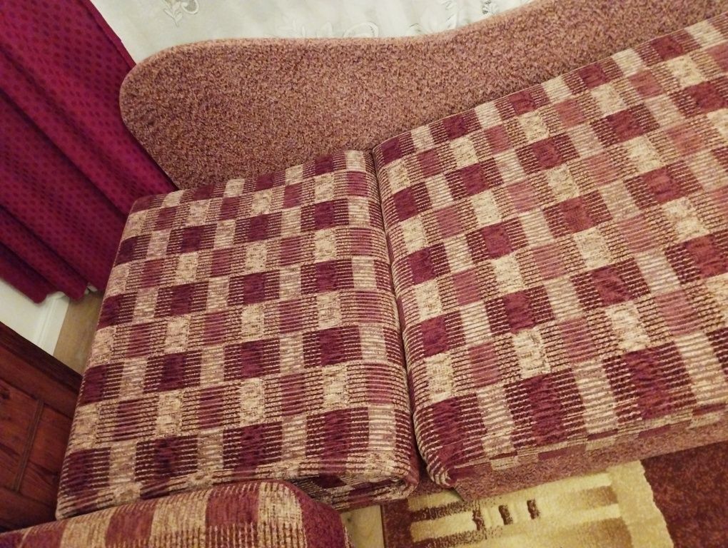 Sofa jednoosobowa rozkładana z pojemnikiem na pościel szezlong