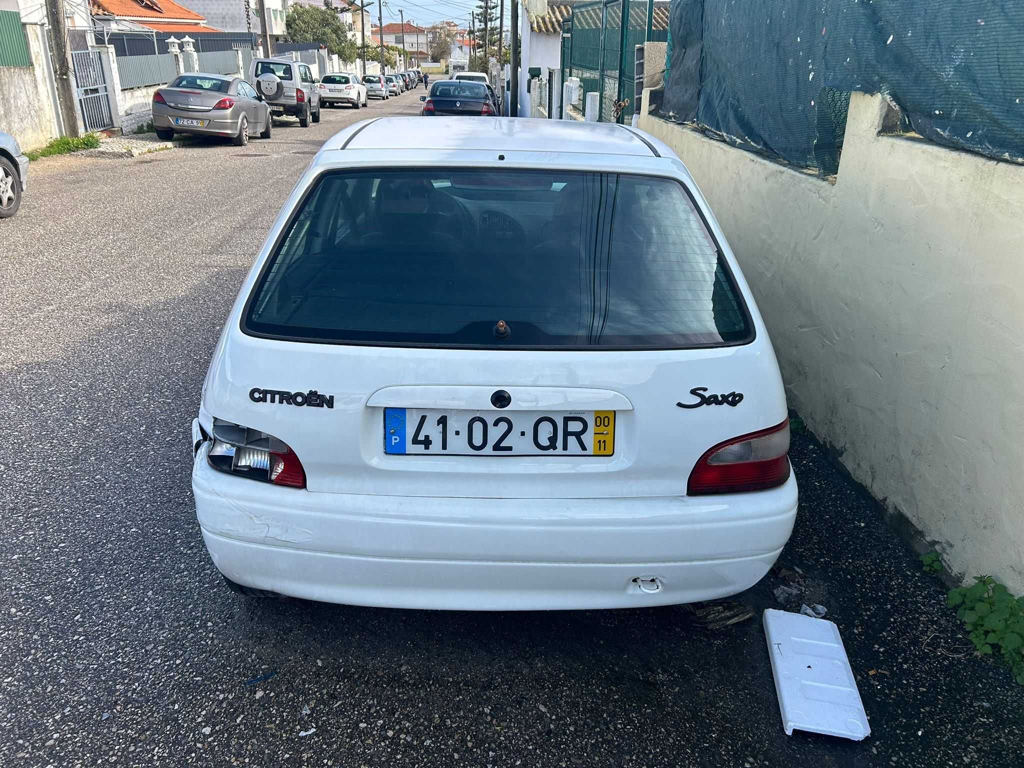 Citroën Saxo para Peças (Acidentado LER DESCRIÇÃO)