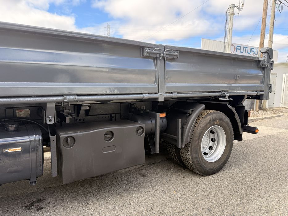 DAF CF GRUA COM CAIXA TRI-BASCULANTE APENAS 109.000km ##OPORTUNIDADE##