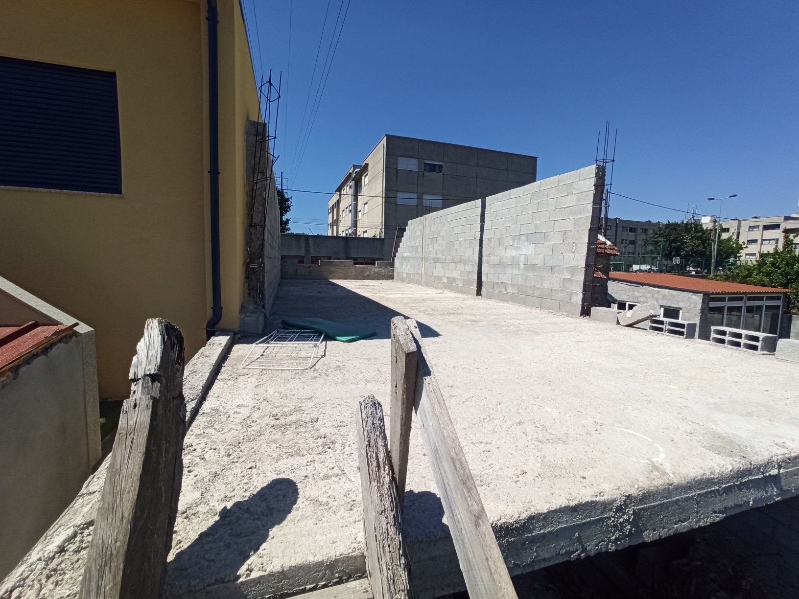 Moradia térrea com terreno