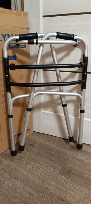 Ходунки для дорослих крокуючі