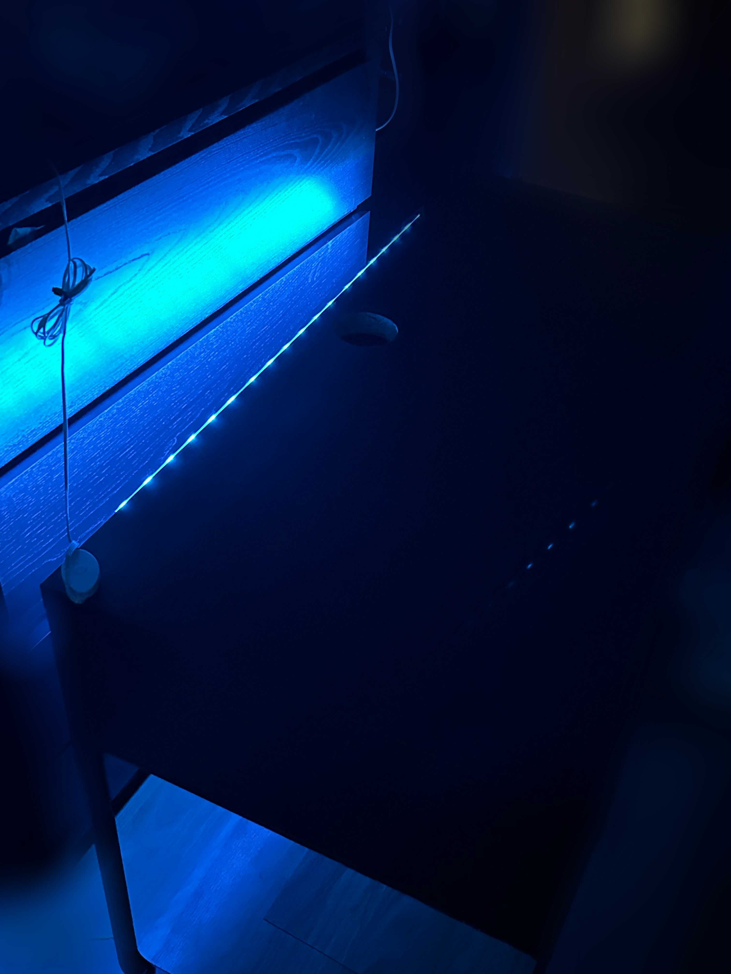 Secretária IKEA com LEDs