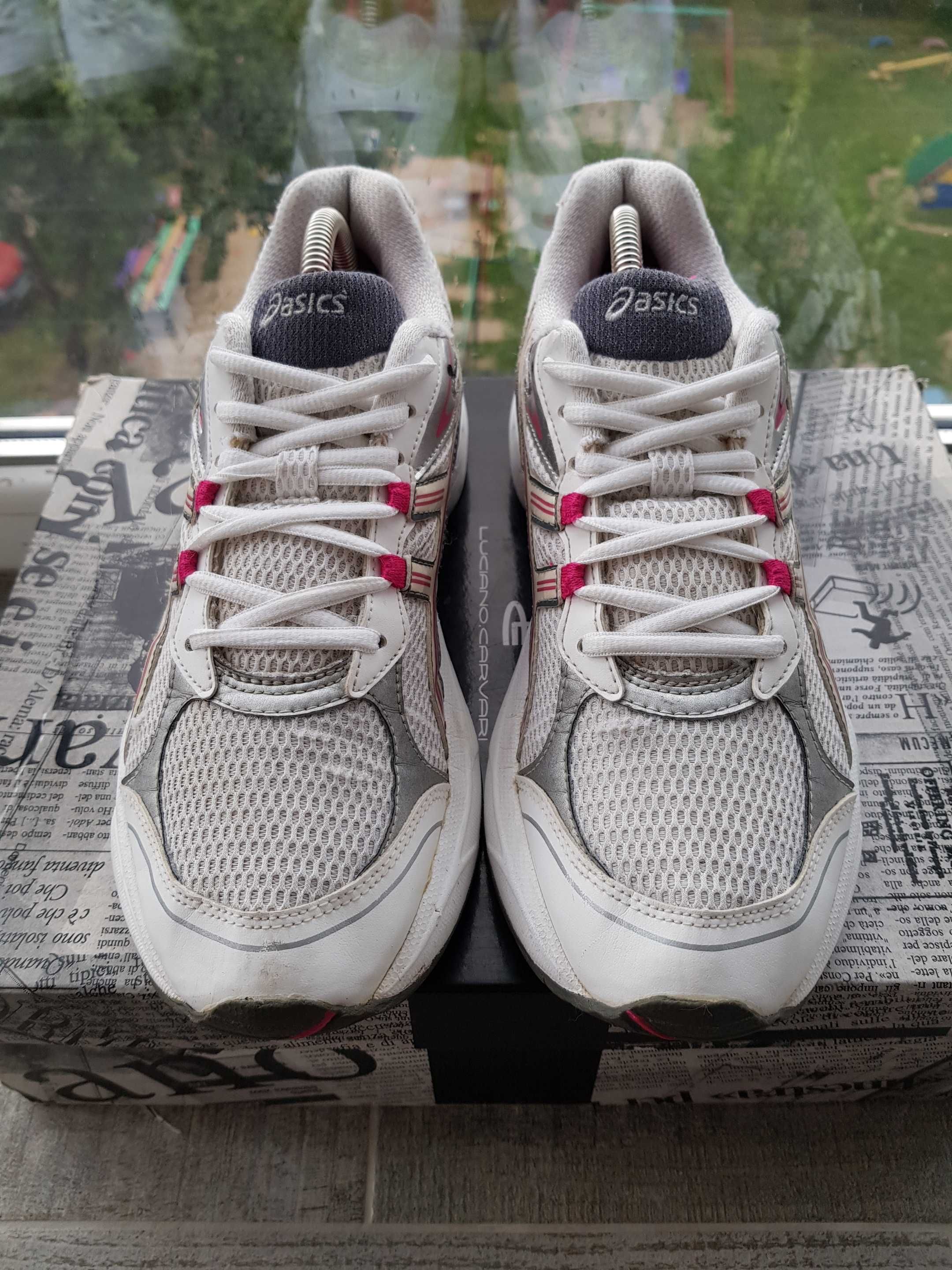 Asics кросівки р. 41,5