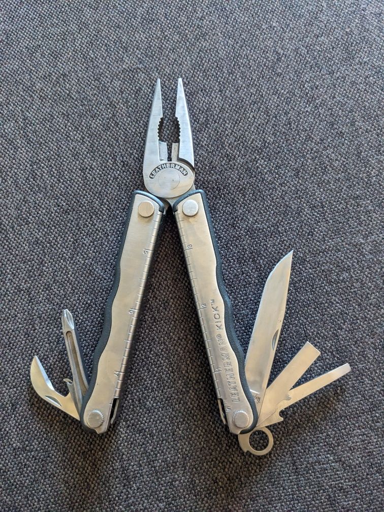 Мультитул Leatherman Kick