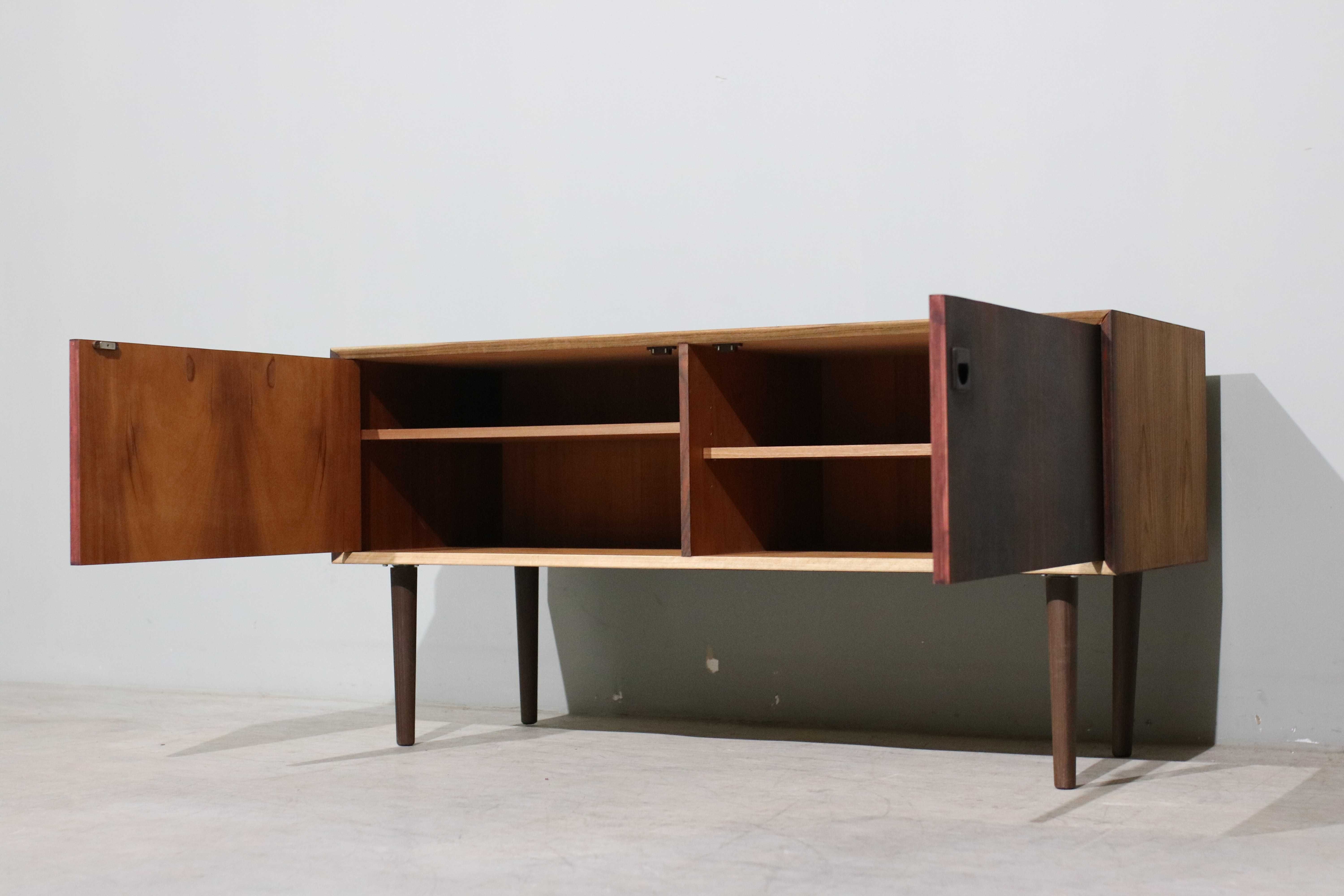 Aparador Edmund Brouer em pau santo | Danish Design