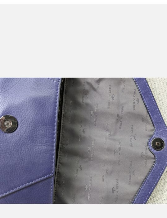 фіолетова шкіряна сумка через плече Pied A Terre