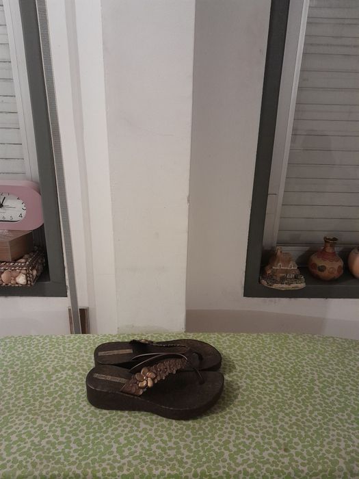 Vendo Chinelos de Senhora muito bonitos como novos