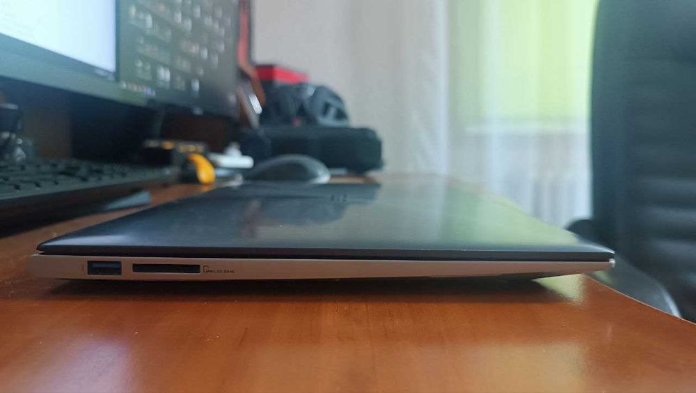 Asus ZenBook UX32V  Core i5-3317U\10GB\480GB\NVIDIA GeForce GT620M 1GB