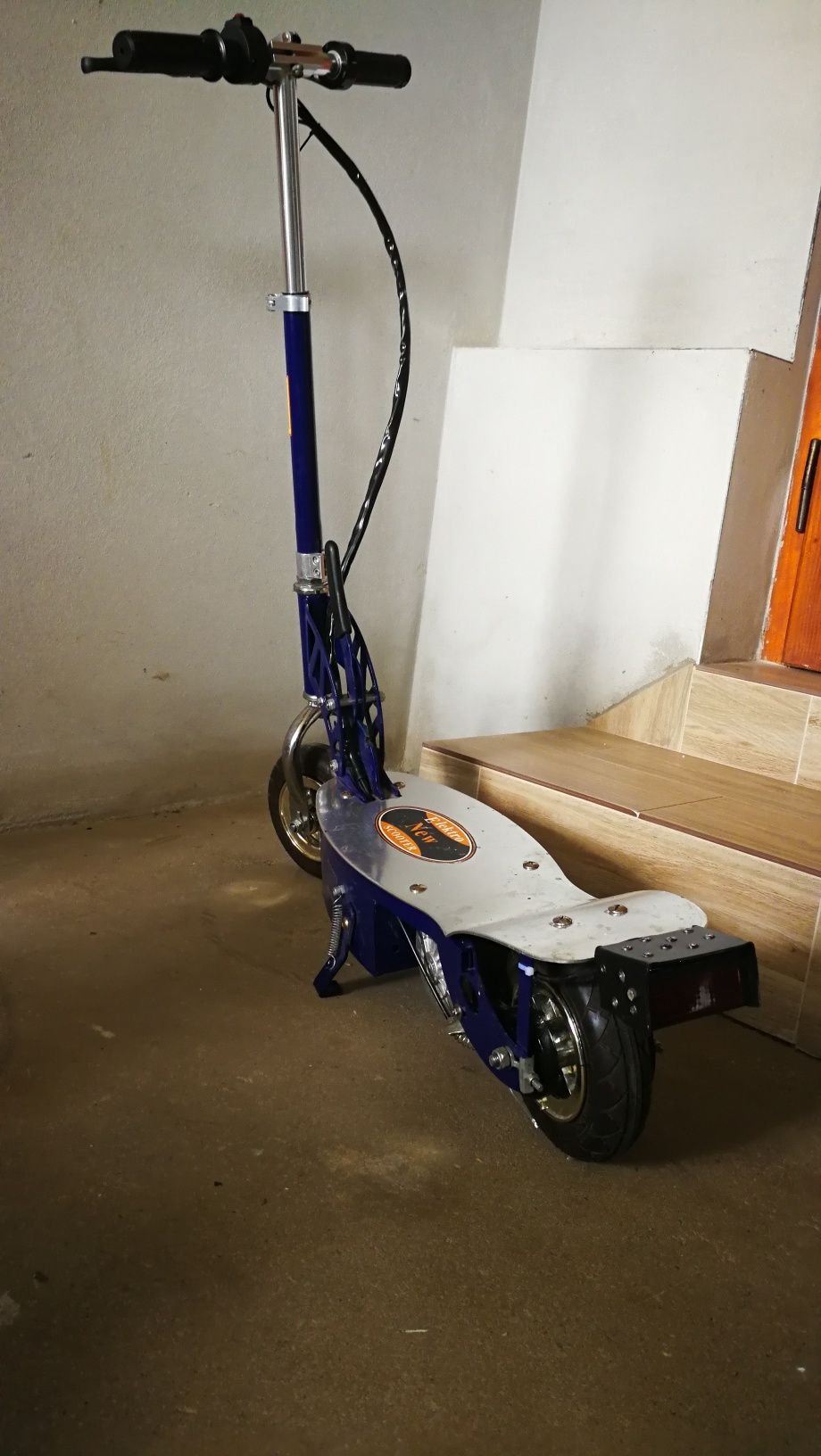 Hulajnoga elektryczna Elektro-Scooter skuter dla dzieci